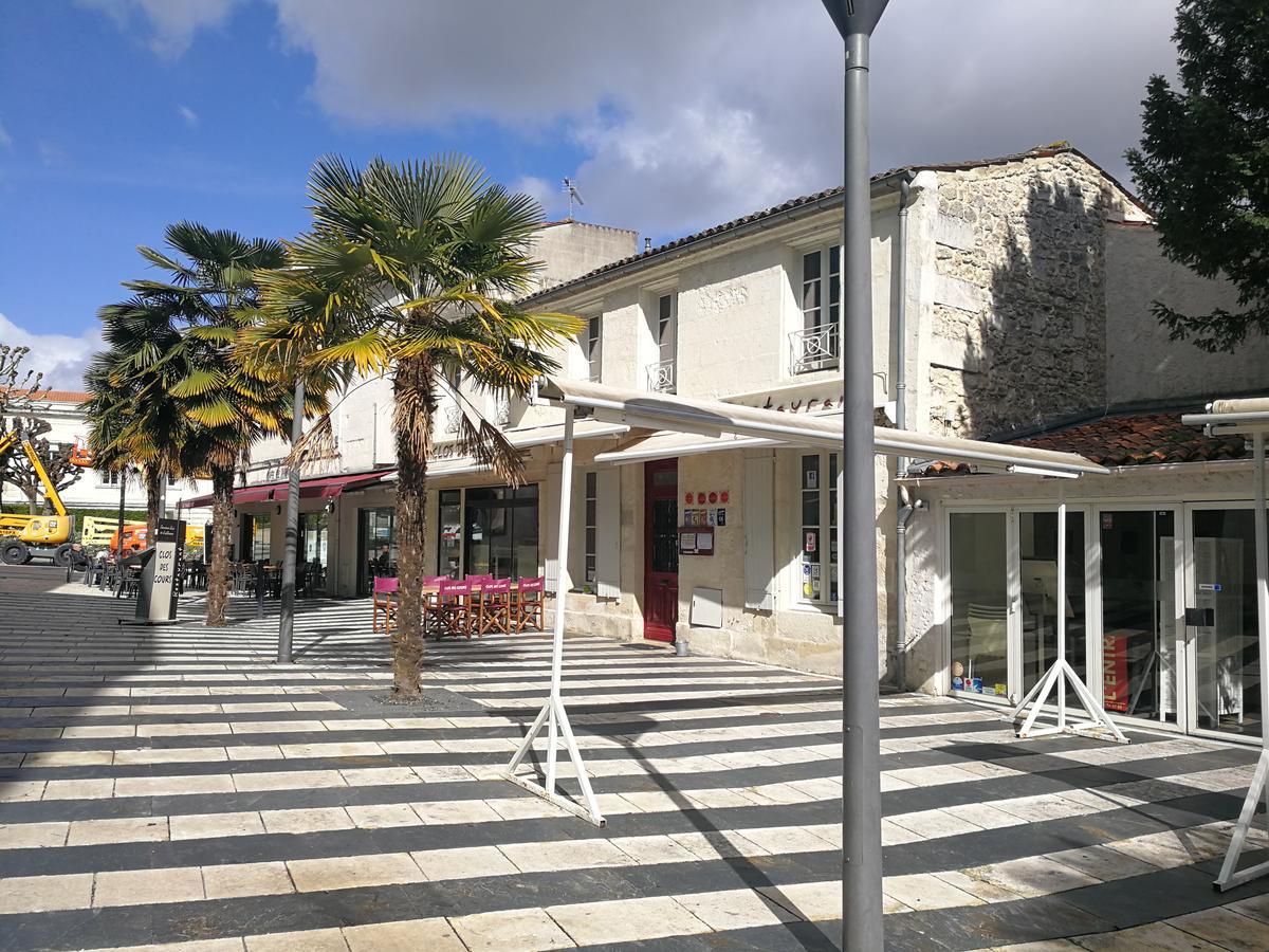 La Loge Du Theatre - Saintes Apartment Exterior foto
